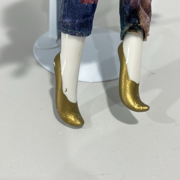 Dancing Musical Masquerade Pierrot Doll Christmas Around the World - Picture 12 of 15